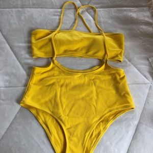 2 piece bathingsuit